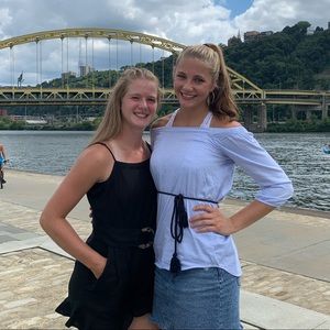 Meet your Posher, Laura